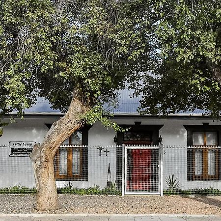 Little Lamb Apartment Beaufort West Exterior photo