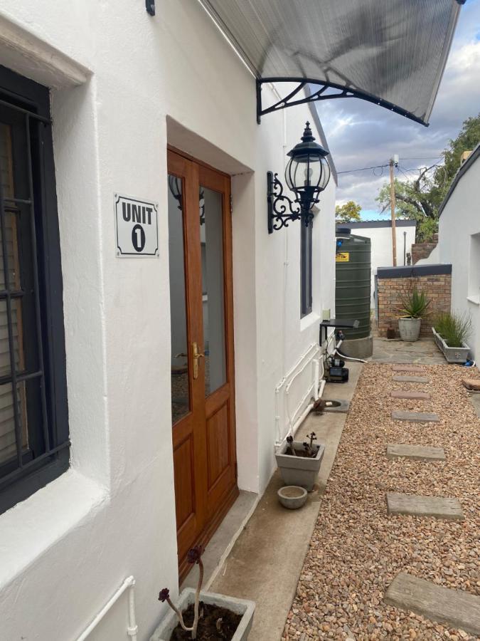 Little Lamb Apartment Beaufort West Exterior photo