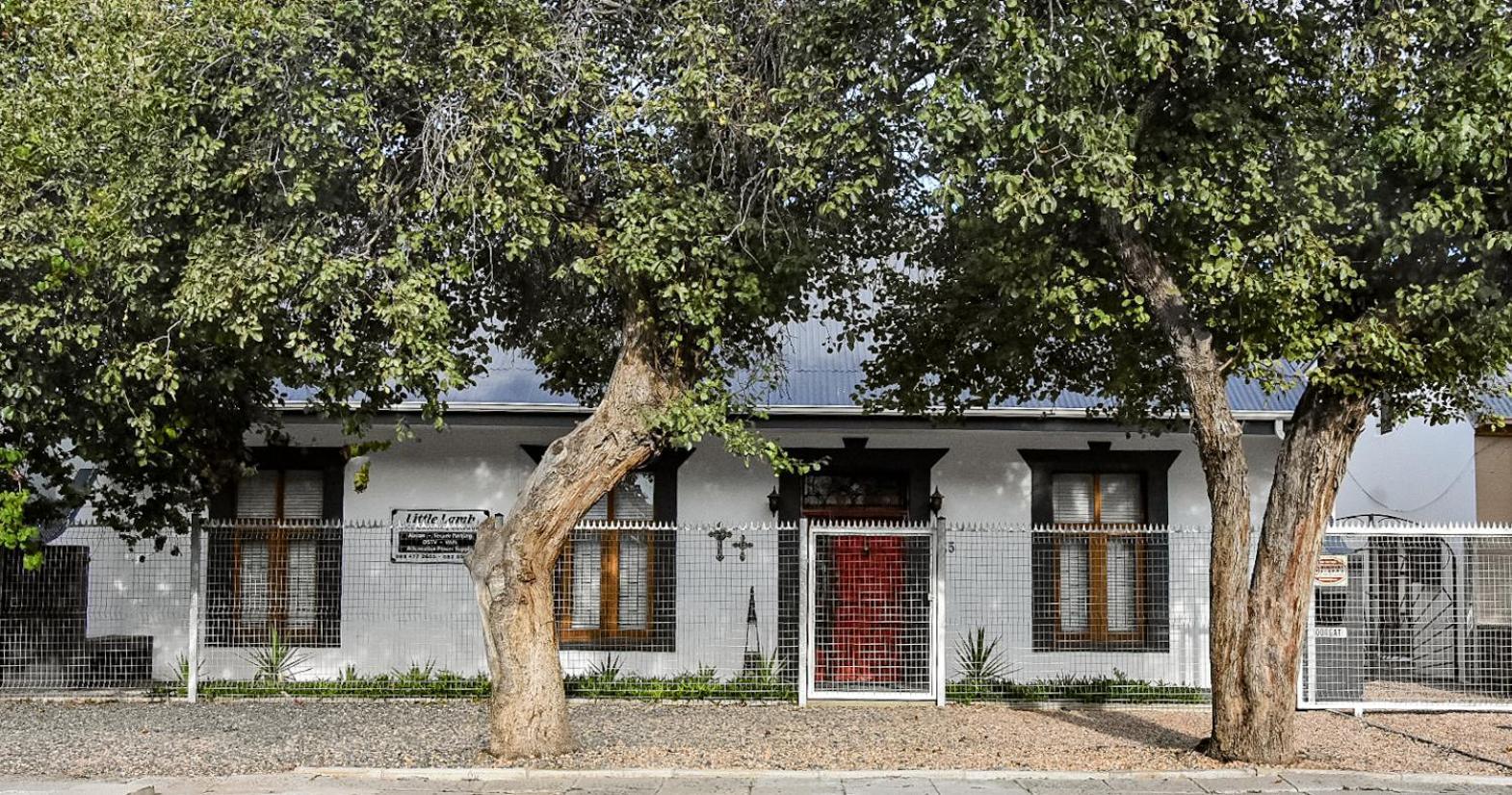 Little Lamb Apartment Beaufort West Exterior photo